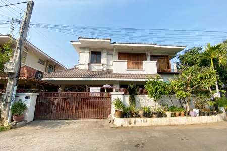 Corner Villa for Sale in Borey Attwood