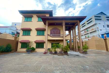 Spacious Villa for Rent near Street 271