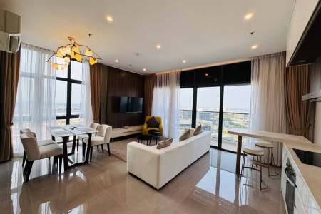 Corner 2-Bedroom Condo for Sale in Peninsula