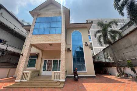 9-Bedroom Villa for Rent in Tuol Tompoung