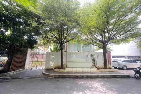 Building for Rent near Royal Palace