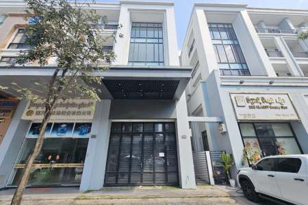 4.5-Storeys Shophouse for Sale at Borey Chip Mong