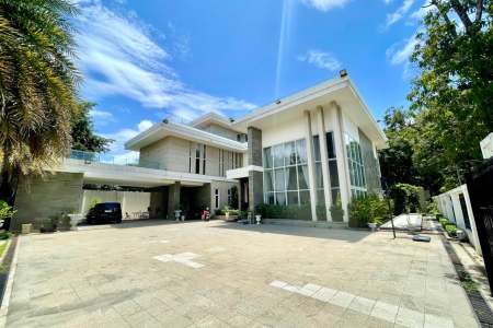 Modern Villa for Rent at Chbar Ampov