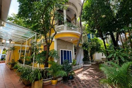 Colonial House for Rent near Independence Monument