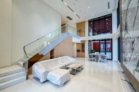 Penthouse 3-Bedroom Apartment in BKK1