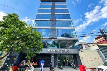 135 Sqm Office for Rent near Olympic Stadium